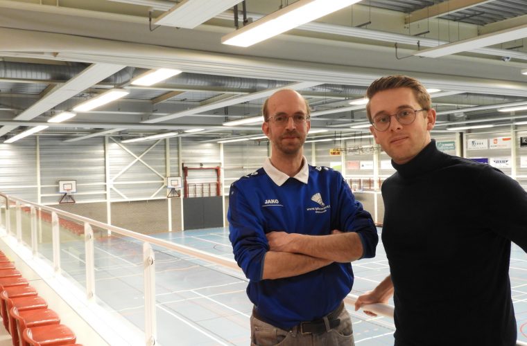 Organisatoren Erwin Ruesink Links En Mark Ten Pas In De Sport En Turnhal Waar Het Toernooi Plaatsvindt